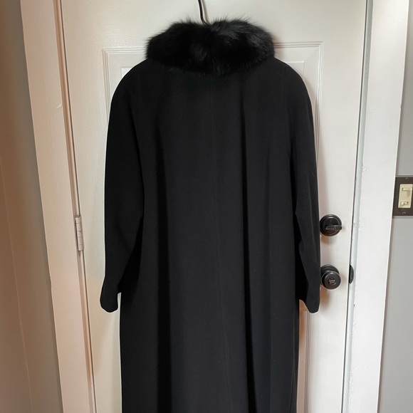 🎉HP🎉~Genuine Fox Fur Collar Soft,Luxurious ,Long Coat by Forecaster of Boston… - Picture 5 of 16